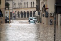 Vicenza - Allarme maltempo, i fiumi in piena creano alluvioni in